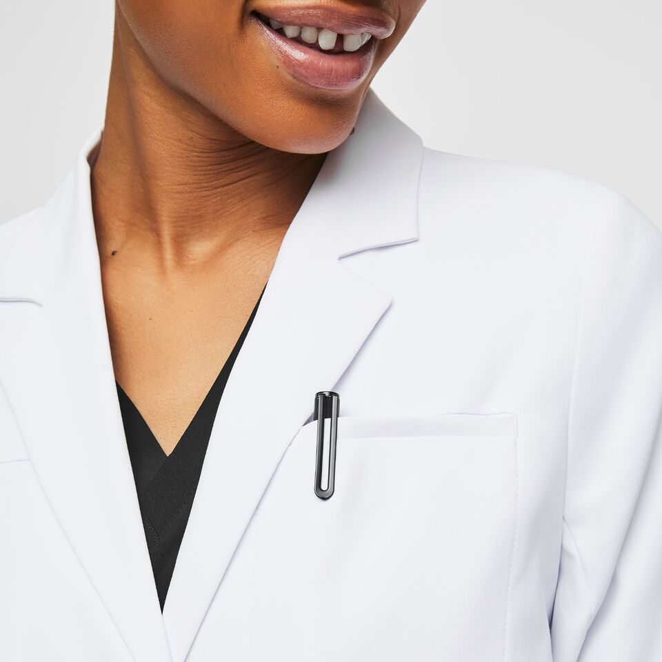 https://creative.wearfigs.com/asset/27276016-ea53-48a0-a26f-7399fd66f165/SQUARE/XL_W_Dental_Lab_Coat_Q3_2022_-5