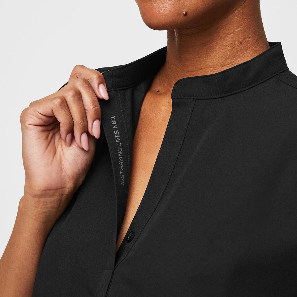 Women's Rafaela Oversized Scrub Top™ - Black · FIGS