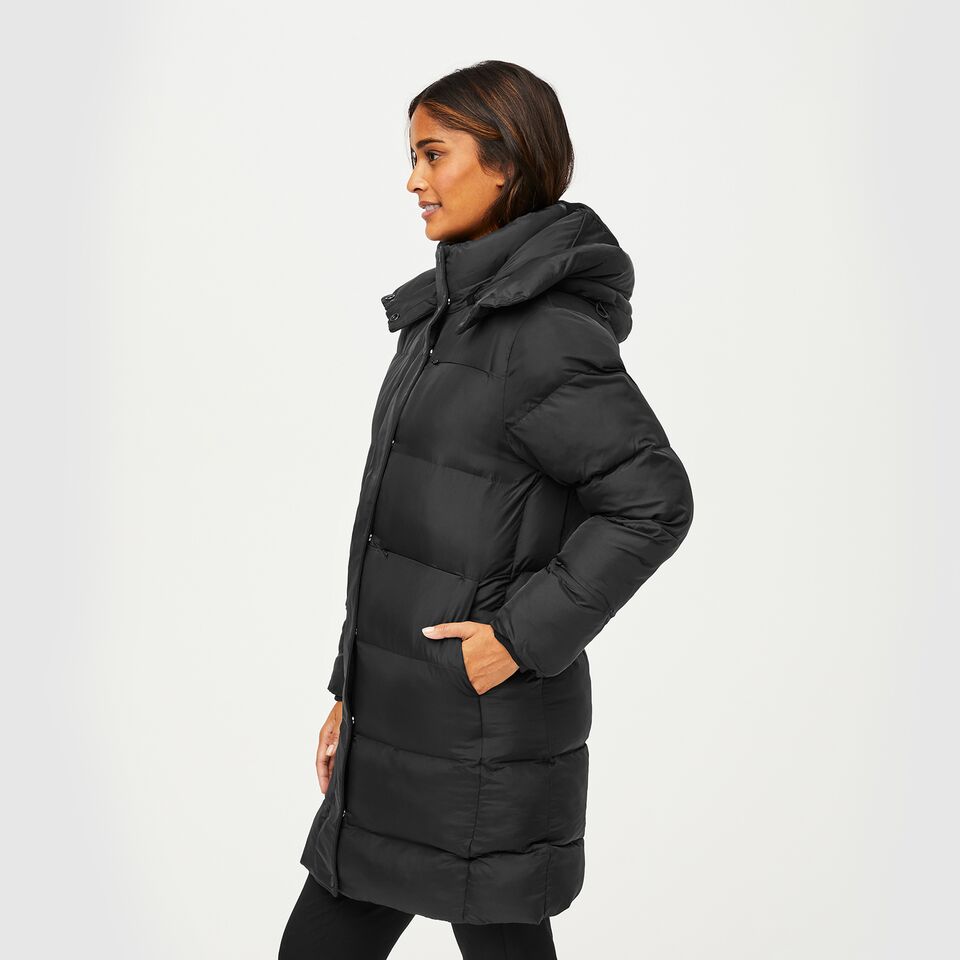 https://creative.wearfigs.com/asset/4394cb6b-1344-41ef-bae6-7ad6ab66823f/SQUARE/Womens-Ozlem-Puffer-Black-XS-4