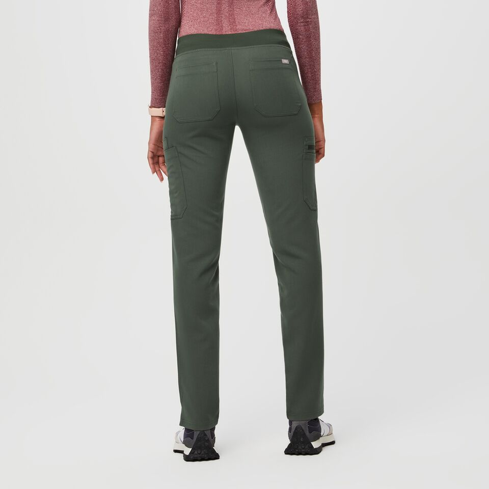 https://creative.wearfigs.com/asset/5e138354-cf49-4de4-a0bf-34c1b96dec9f/SQUARE/Womens-Yola-Yoga-Moss-XS-4-jpg