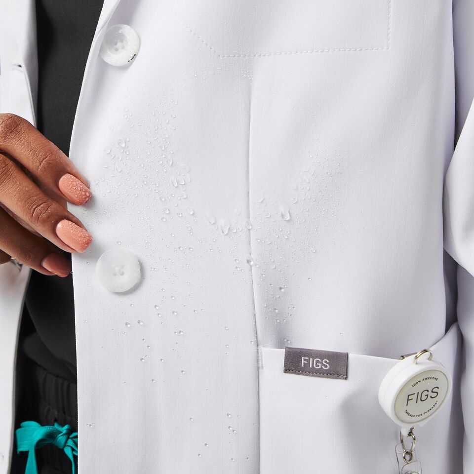 https://creative.wearfigs.com/asset/60989ea7-29c0-42d3-a5a8-1885f5703491/SQUARE/XL_W_Dental_Lab_Coat_Q3_2022_-8