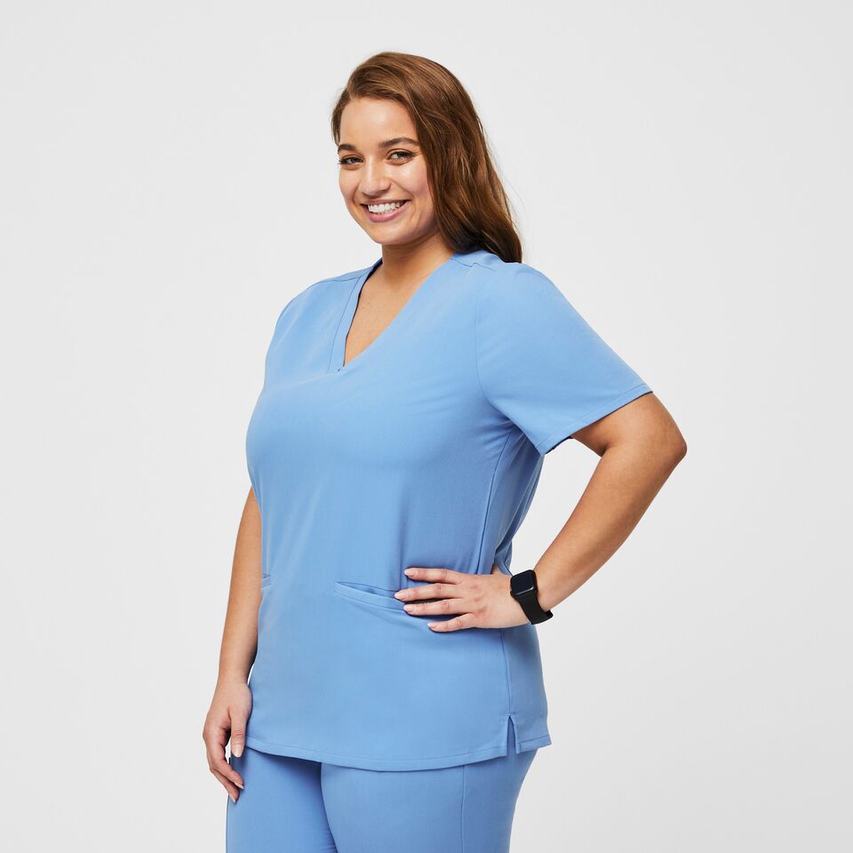 https://creative.wearfigs.com/asset/7108a5e0-ffaf-4b2a-b4ca-207210a27730/SQUARE/Womens-Casma-Ceil-Blue-XL-3