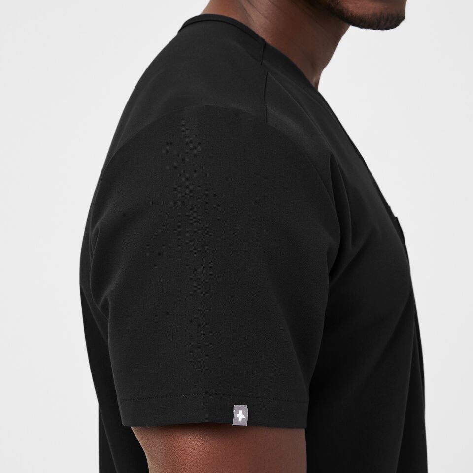 Men's Leon™ Three-Pocket Scrub Top - Black · FIGS