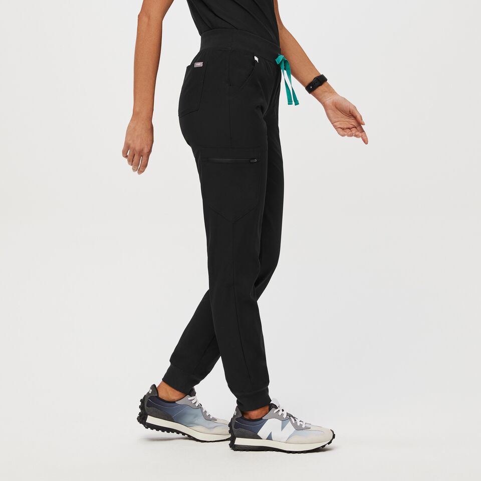 Women's Zamora FREEx Jogger Scrub Pants™ - Black · FIGS