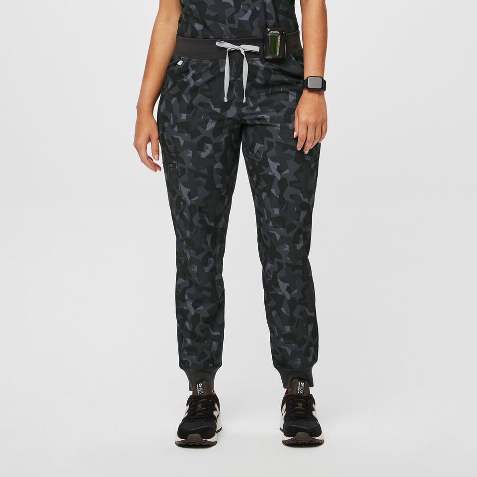 Women's Zamora FREEx™ Jogger Scrub Pants - Camo Bonsai · FIGS