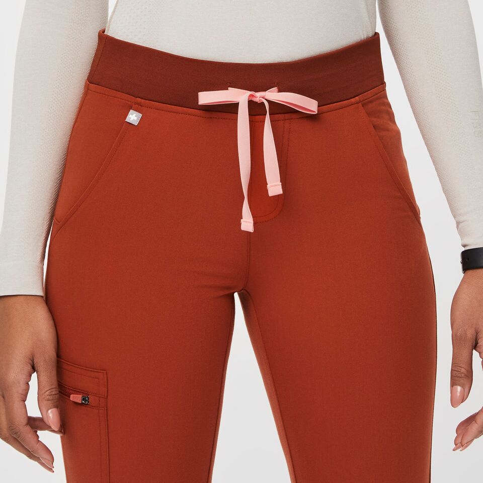 Women's Zamora™ Jogger Scrub Pants - Auburn · FIGS