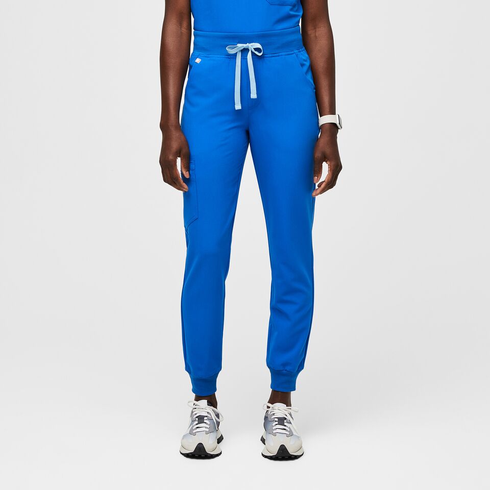 https://creative.wearfigs.com/asset/b8ca4248-f2fa-4b6c-9a64-82927cedd42e/SQUARE/XS_W_HW_Zamora_Pant_2-0_Royal_Blue_Q2_2022_-1