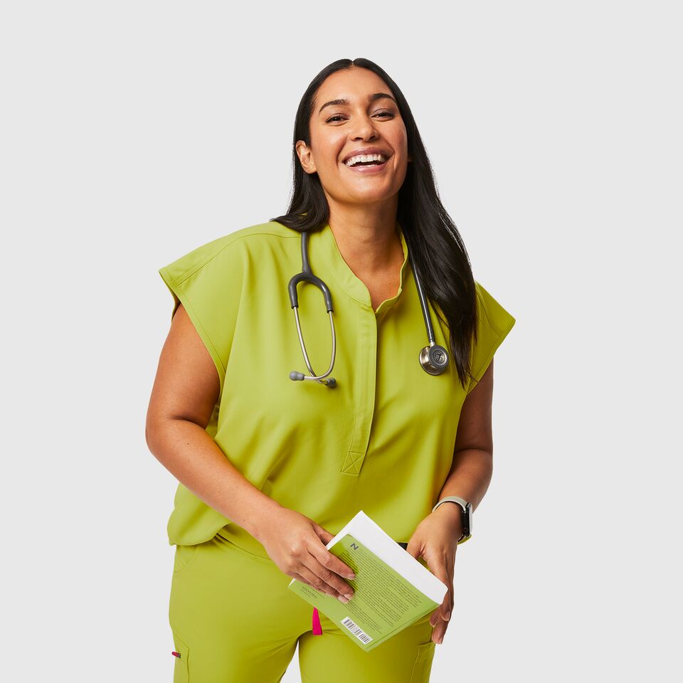Women's Rafaela™ Oversized Scrub Top Limeade · FIGS