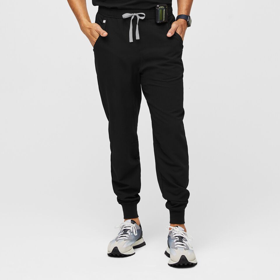 https://creative.wearfigs.com/asset/d9c10dd1-918f-4909-8413-8cdd74f0072d/SQUARE/Mens-Tansen-Scrub-Pant-black-M-1-jpg