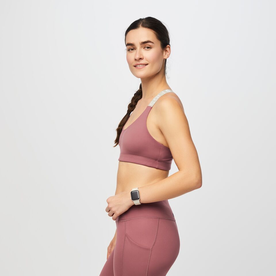 https://creative.wearfigs.com/asset/e553f4a0-c932-4490-a637-83f010a89d81/SQUARE/XS_W_Performance_Bra_Mauve_Q3_2022_-03