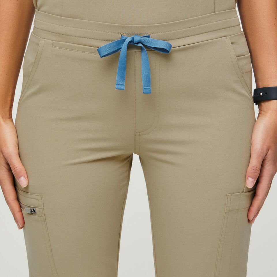 Women's Yola™ Skinny Scrub Pants Sandstone · FIGS