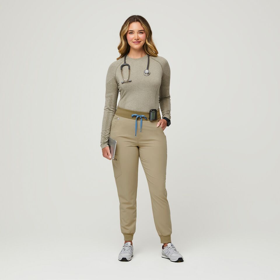 https://creative.wearfigs.com/m/20b512805a5a40fb/SQUARE-ALT_W_HW_Zamora_Sandstone_Q2_2022_-2