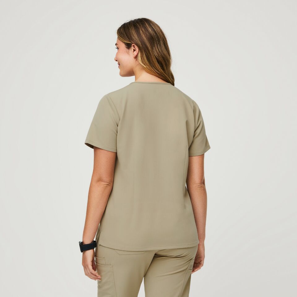 https://creative.wearfigs.com/m/5cde40579ede69d1/SQUARE-ALT_W_Casma_Sandstone_Q2_2022_-4
