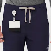 https://images.ctfassets.net/5j6wpslh72e4/1ayPm6gLlwOK00eTfGUK3F/fefa2f84b2d3bab298eb03b680eb4bb6/Q3_2023_08_NAVY_CAIRO_M_DAVEY_21685.jpg
