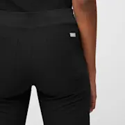 https://images.ctfassets.net/5j6wpslh72e4/22a3TGbsJBzGFfwkK4EyMZ/a3ed186261090d1c10c39b613dd3f2ce/XS_W_Livingston_Black_Q2_2022___3.jpg