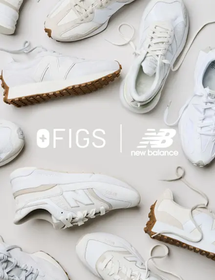 Nous vous présentons la collection Neutres de FIGS | New Balance—les styles les plus populaires dans des couleurs qui vont avec tout.