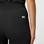 https://images.ctfassets.net/5j6wpslh72e4/2cw13bKPrs5sGPXrlEEDaT/8d8eab2da5fb74d2e9f2a91fbdb34f51/W_HW_Zamora_Pant_2.0_Black_Q2_2022__03.jpg