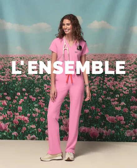Un haut. Un pantalon. Une alliance parfaite en médecine. Procurez-vous notre ensemble de vêtements médicaux le plus vendu et partez.