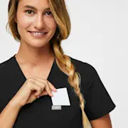 https://images.ctfassets.net/5j6wpslh72e4/3J7uDSRW0r5ElXy6VhLvEr/a203339a463914453a16c1d4451946c9/W_Catarina_Black_Updated_Backgound_Core_2022__05.jpg