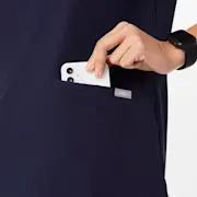https://images.ctfassets.net/5j6wpslh72e4/4LZM6n5DudC1xPpqXSIICD/9345673e1d9fa09d40c944aaf42611b5/Q1_2024_1_NAVY_CASMA_CORE-REFRESH_W_CHARO_0885_.jpg