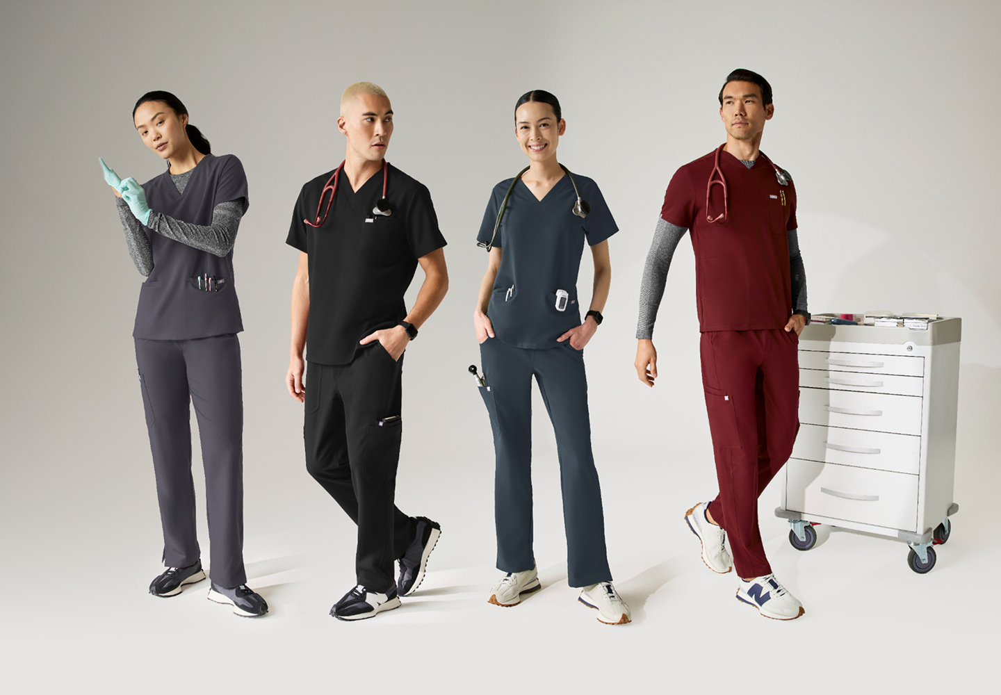 スクラブ、医療ユニフォームとナース用スクラブ · FIGS