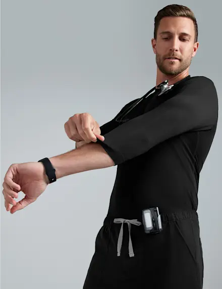SLEEVES, SOLVED. You’ve got enough on your hands. Introducing the NEW Makato Seamless ¾  Sleeve Underscrub.