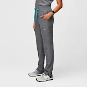 https://images.ctfassets.net/5j6wpslh72e4/5kBhLN4tKIzkCZMfo9UwwW/e78f63cc2ea24929a9a8f85d48dbb19a/Womens-HW-Yola-Pant-2.0-GRAPHITE-XS-7.jpg