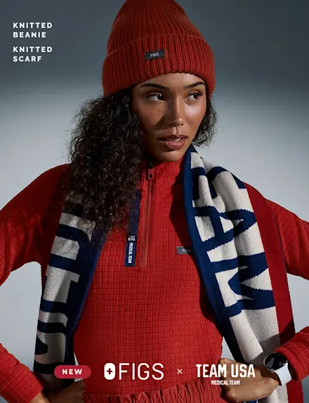FIGS x Team USA accessories. Because it’s the Olympics—and you happen to know a thing or two about going all in.