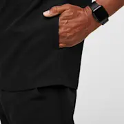 https://images.ctfassets.net/5j6wpslh72e4/NLyEQZcFFSdUKF8hQX0SM/0f2a8376ed7281407d44c03ad5726419/Q2_2022_05_BLACK_CHISEC_M_MOOSE_31924.jpg