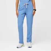 https://images.ctfassets.net/5j6wpslh72e4/RJJ43iLbH8BQg57JIoboi/0c353473cfd7b25fc237936402730d89/W_HW_Yola_Pant_2.0_Ceil_Blue_Q2_2022__06_1.jpg