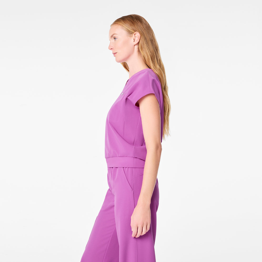 Women’s Raleigh Relaxed V-Neck Scrub Top - Ultraberry · FIGS