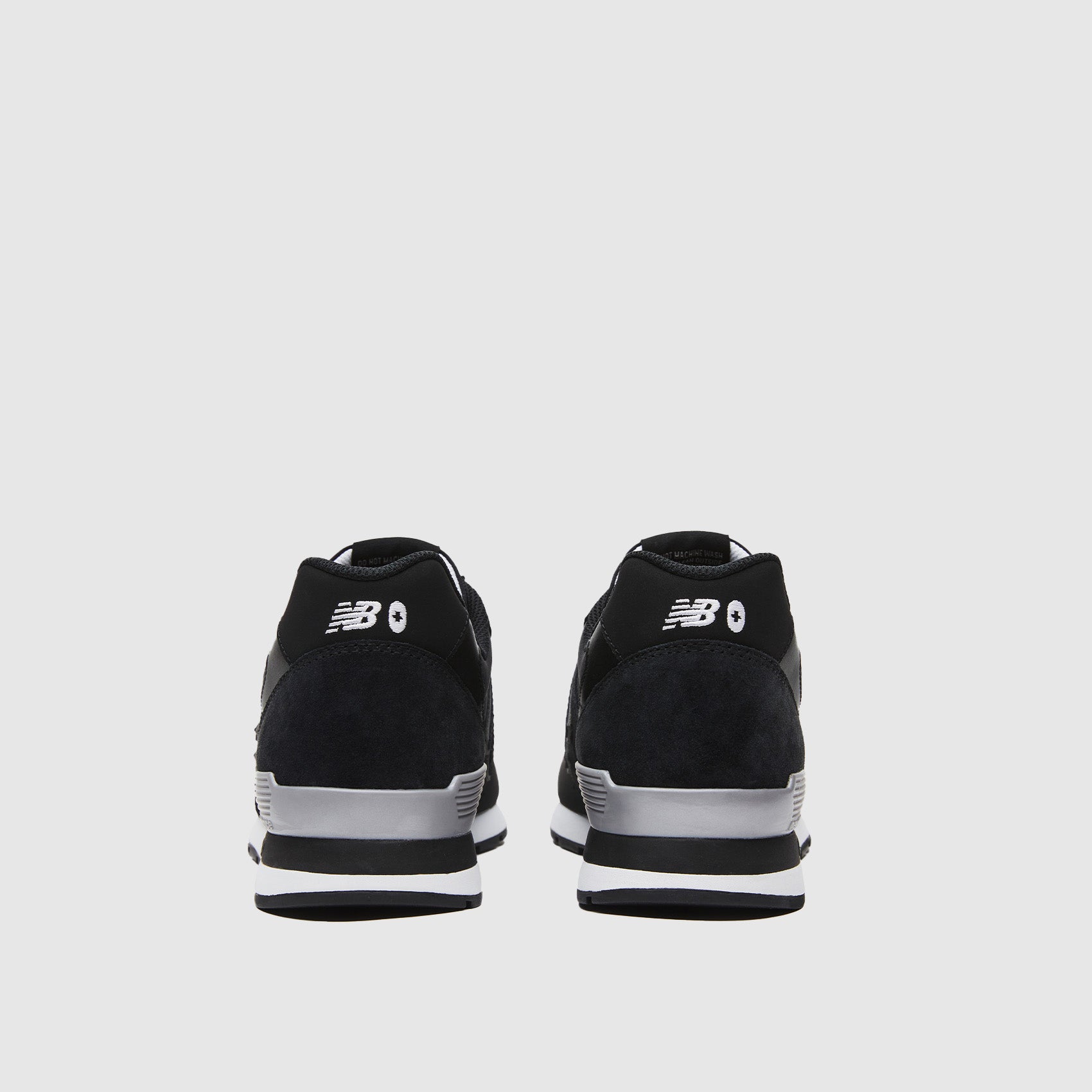 https://cdn.shopify.com/s/files/1/0139/8942/files/Men-New-Balance-996-black-3_1.jpg?v=1686599807