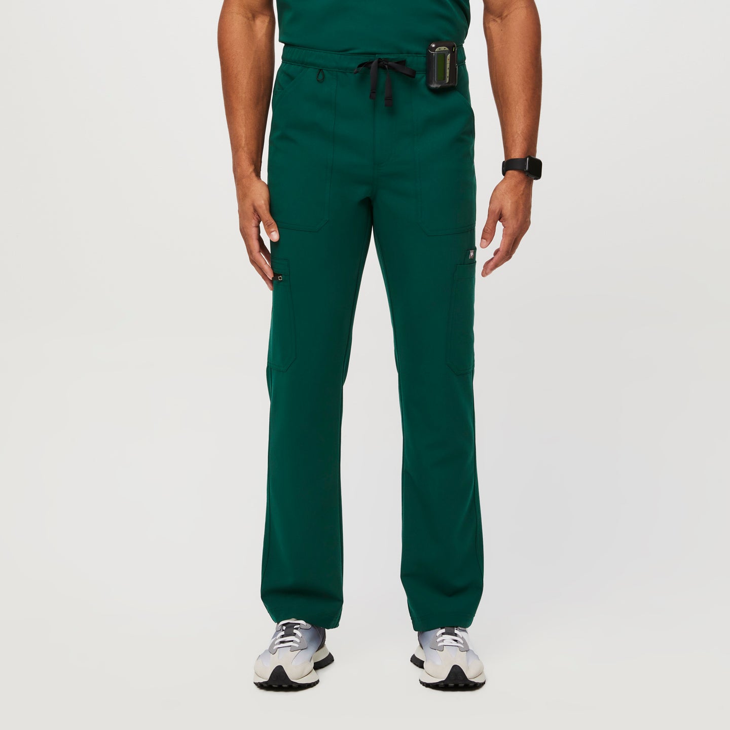 Men's Cairo Cargo Scrub Pants™ · FIGS