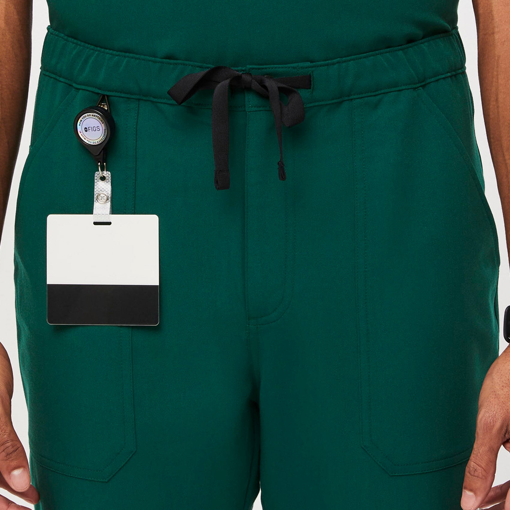 https://cdn.shopify.com/s/files/1/0139/8942/files/Q1_2023_01_AMAZON-GREEN_SLIM-CAIRO_M_GABE_20955.jpg?v=1685053741