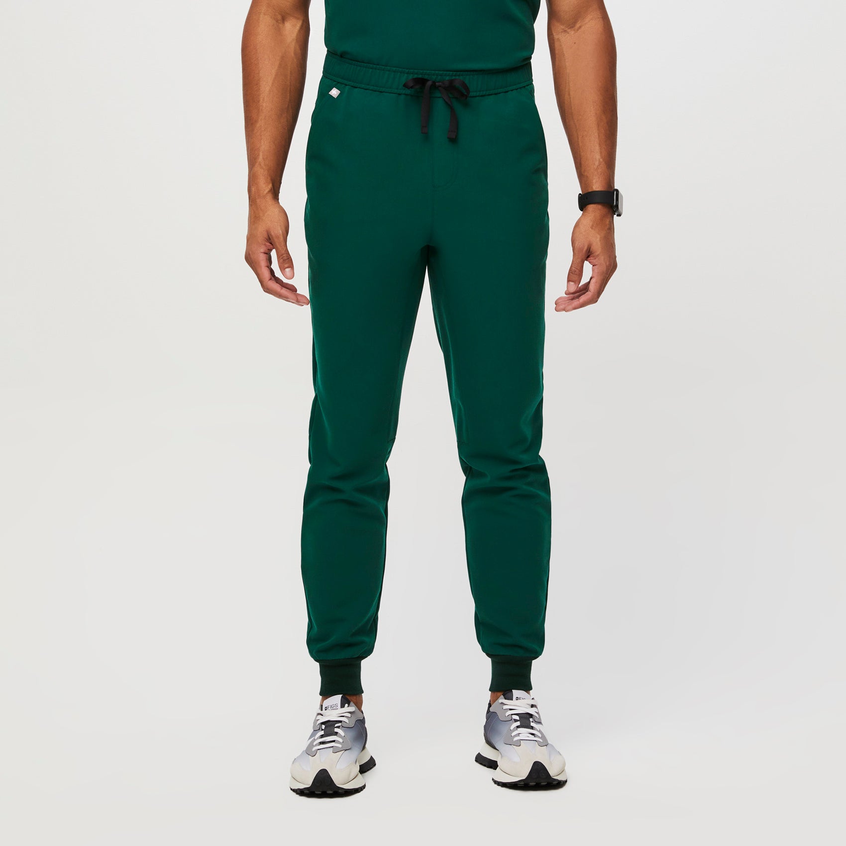 https://cdn.shopify.com/s/files/1/0139/8942/files/Q1_2023_01_AMAZON-GREEN_SLIM-TANSEN_M_GABE_20839.jpg?v=1685053854