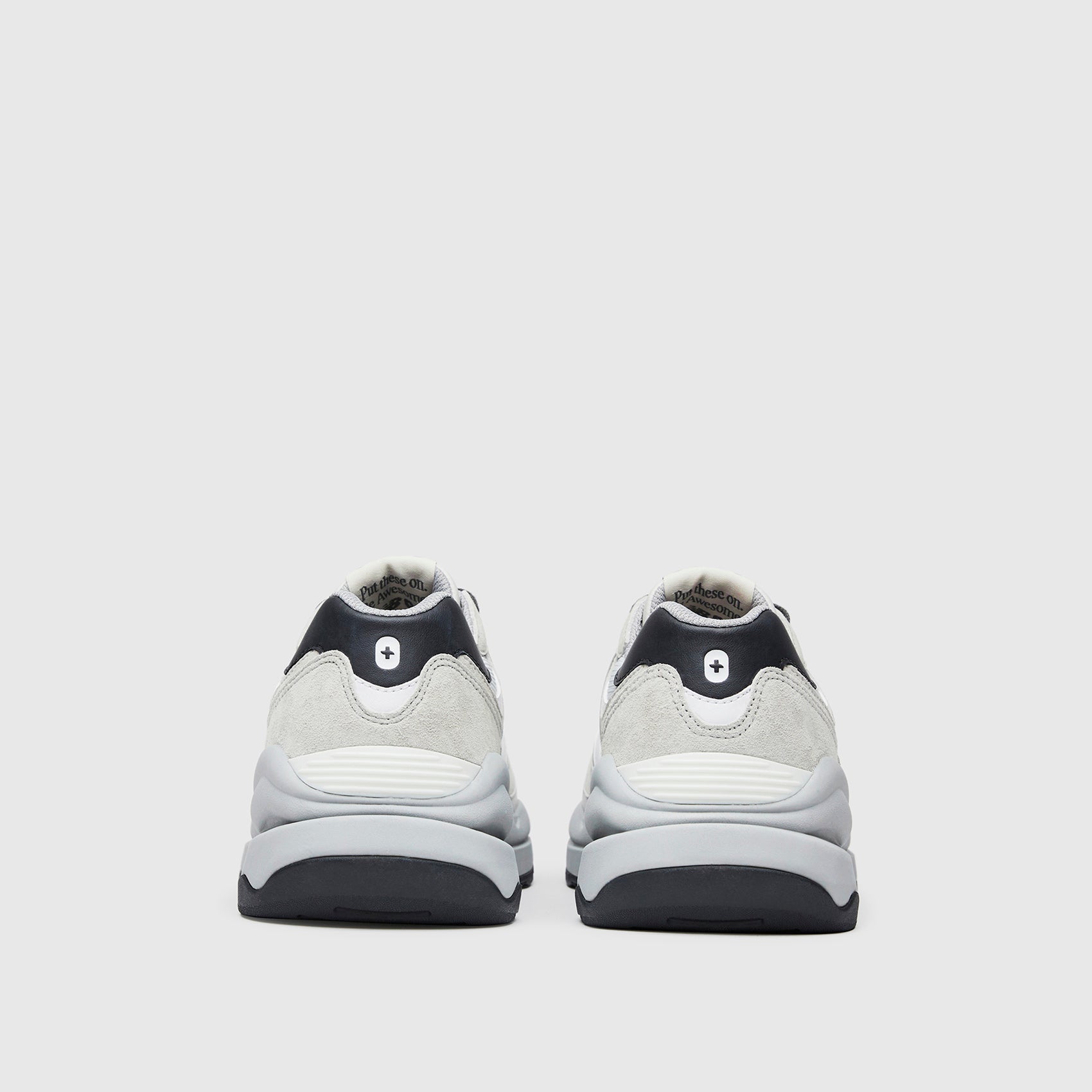 https://cdn.shopify.com/s/files/1/0139/8942/files/Q1_2023_01_WHITE_NB-5740_U_GHOST_14256.jpg?v=1682984347