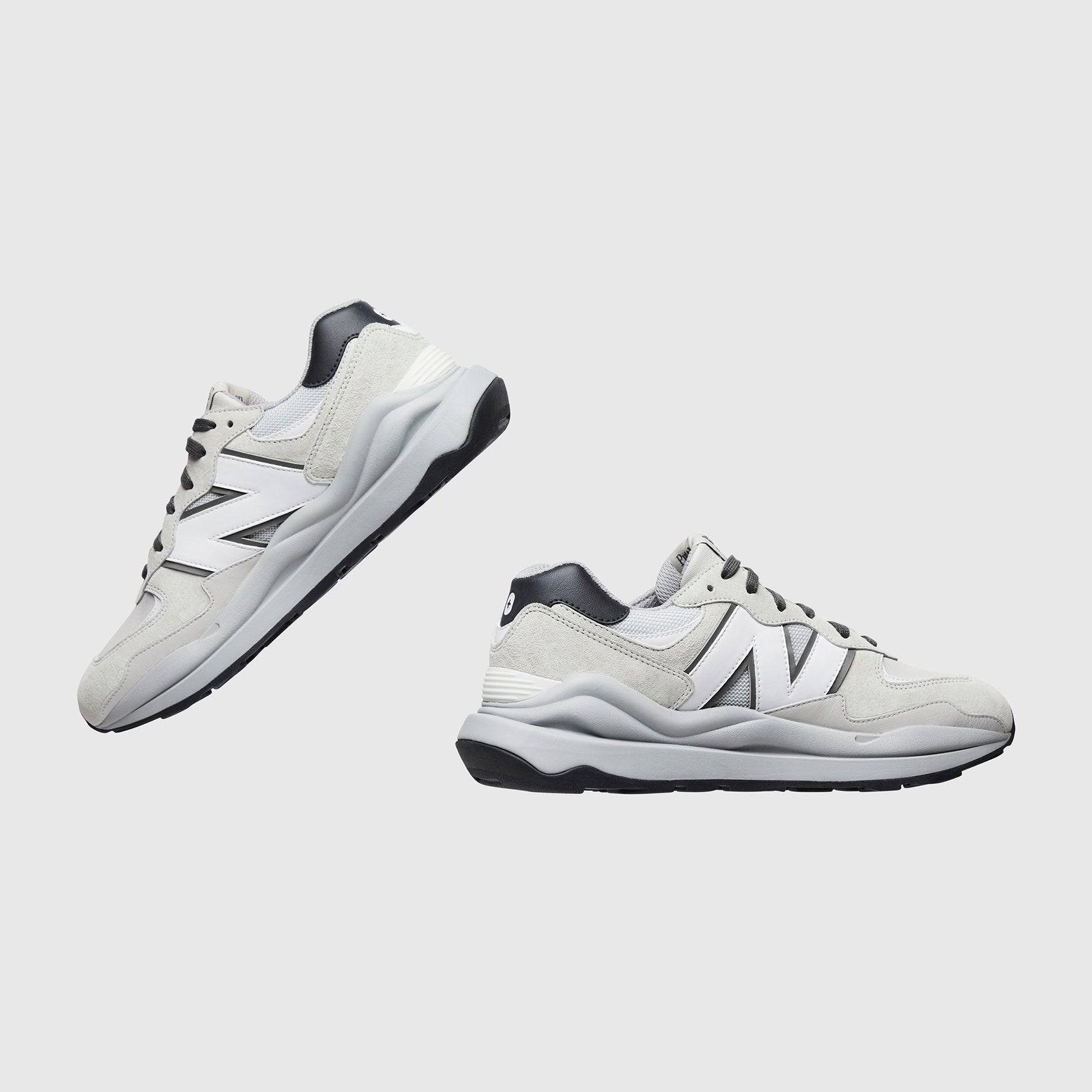 https://cdn.shopify.com/s/files/1/0139/8942/files/Q1_2023_01_WHITE_NB-5740_U_GHOST_14391.jpg?v=1682984347