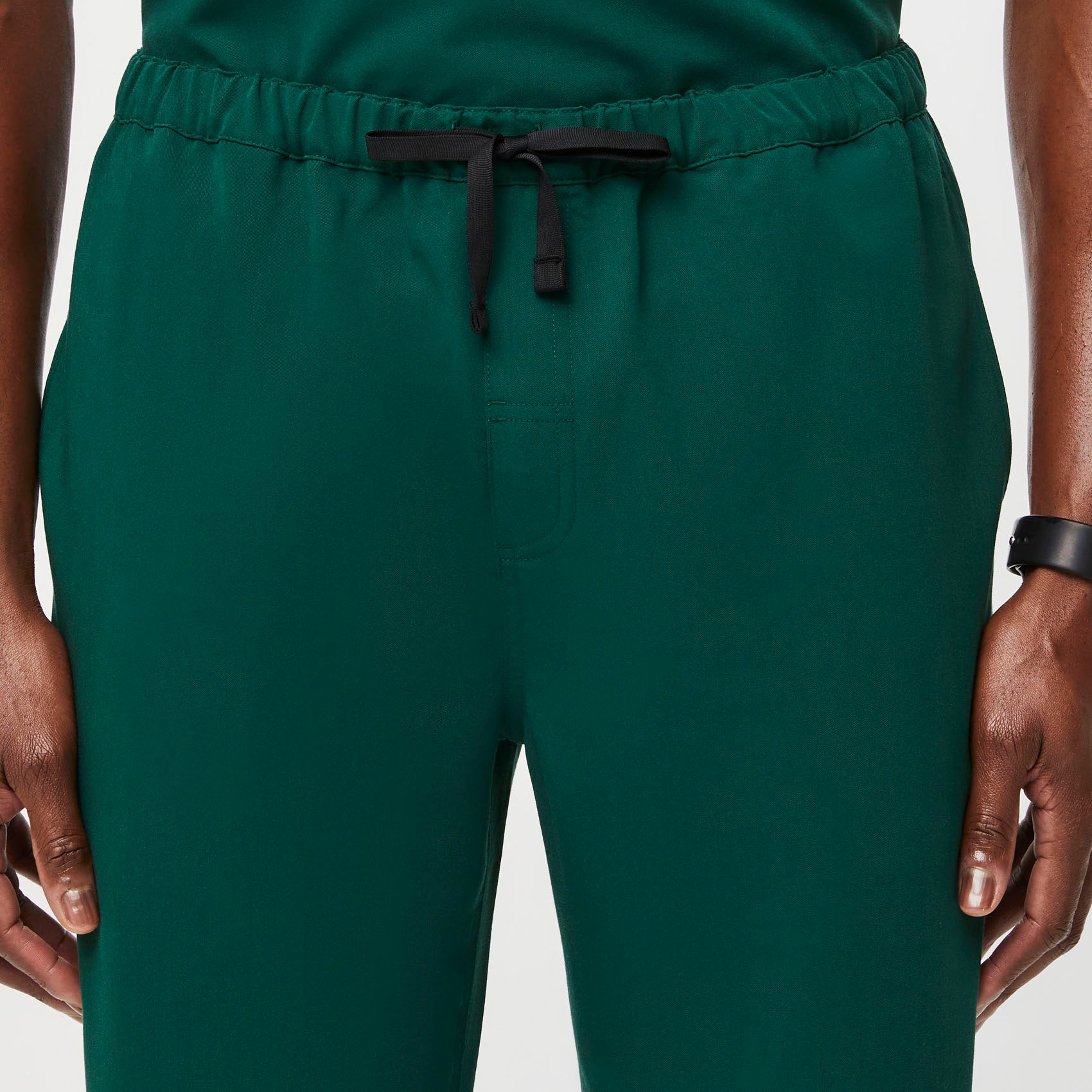 https://cdn.shopify.com/s/files/1/0139/8942/files/Q1_2023_02_FOREST-GREEN_PISCO_M_TERRANCE_44436.jpg?v=1685053235