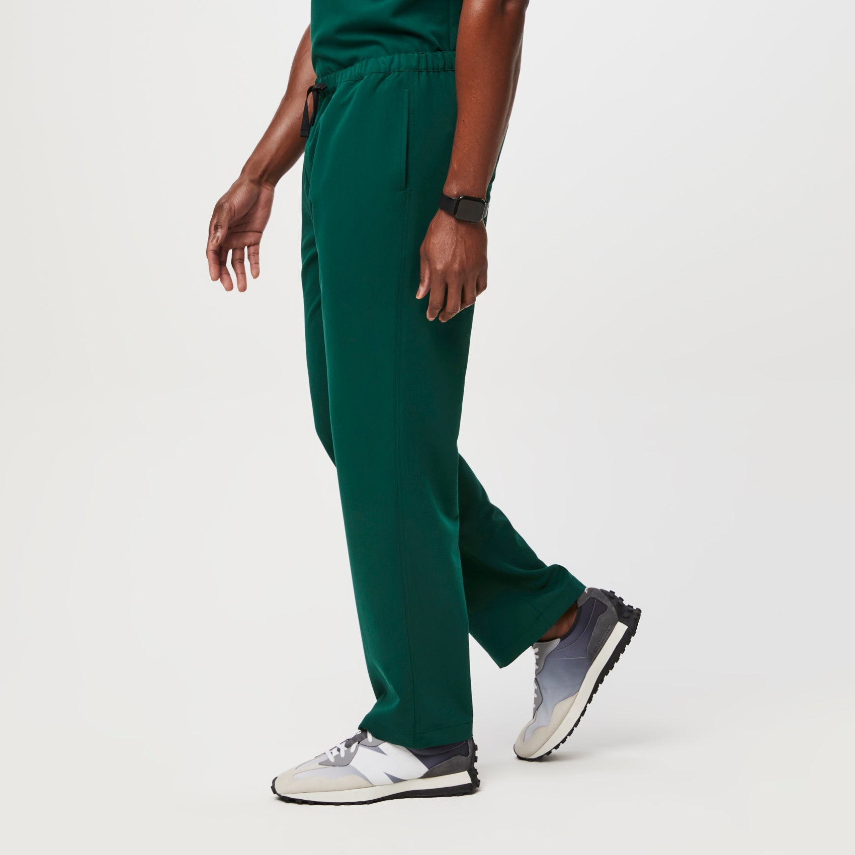 https://cdn.shopify.com/s/files/1/0139/8942/files/Q1_2023_02_FOREST-GREEN_PISCO_M_TERRANCE_44440.jpg?v=1685053235