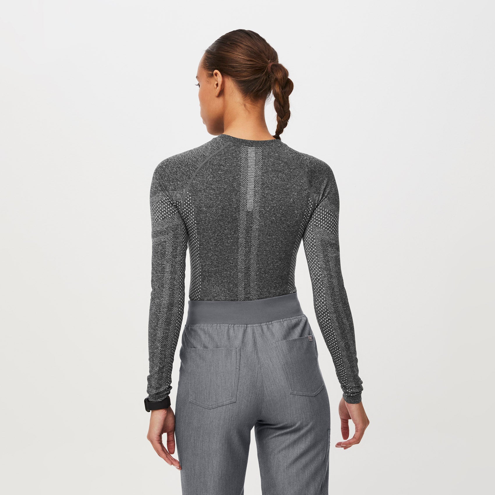 https://cdn.shopify.com/s/files/1/0139/8942/files/Q1_2023_02_GRAPHITE_SALTA-BODYSUIT_W_NATALIE_33292.jpg?v=1684354081