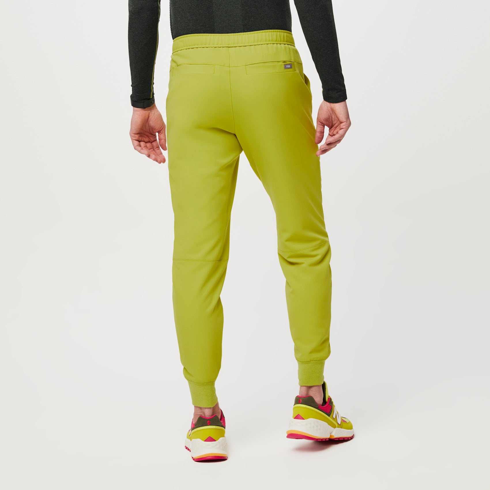 https://cdn.shopify.com/s/files/1/0139/8942/files/Q1_2023_02_LIMEADE_TANSEN_M_COREY_40911_e359d82e-31c5-4121-86f5-498b2a41bf5f.jpg?v=1682440439