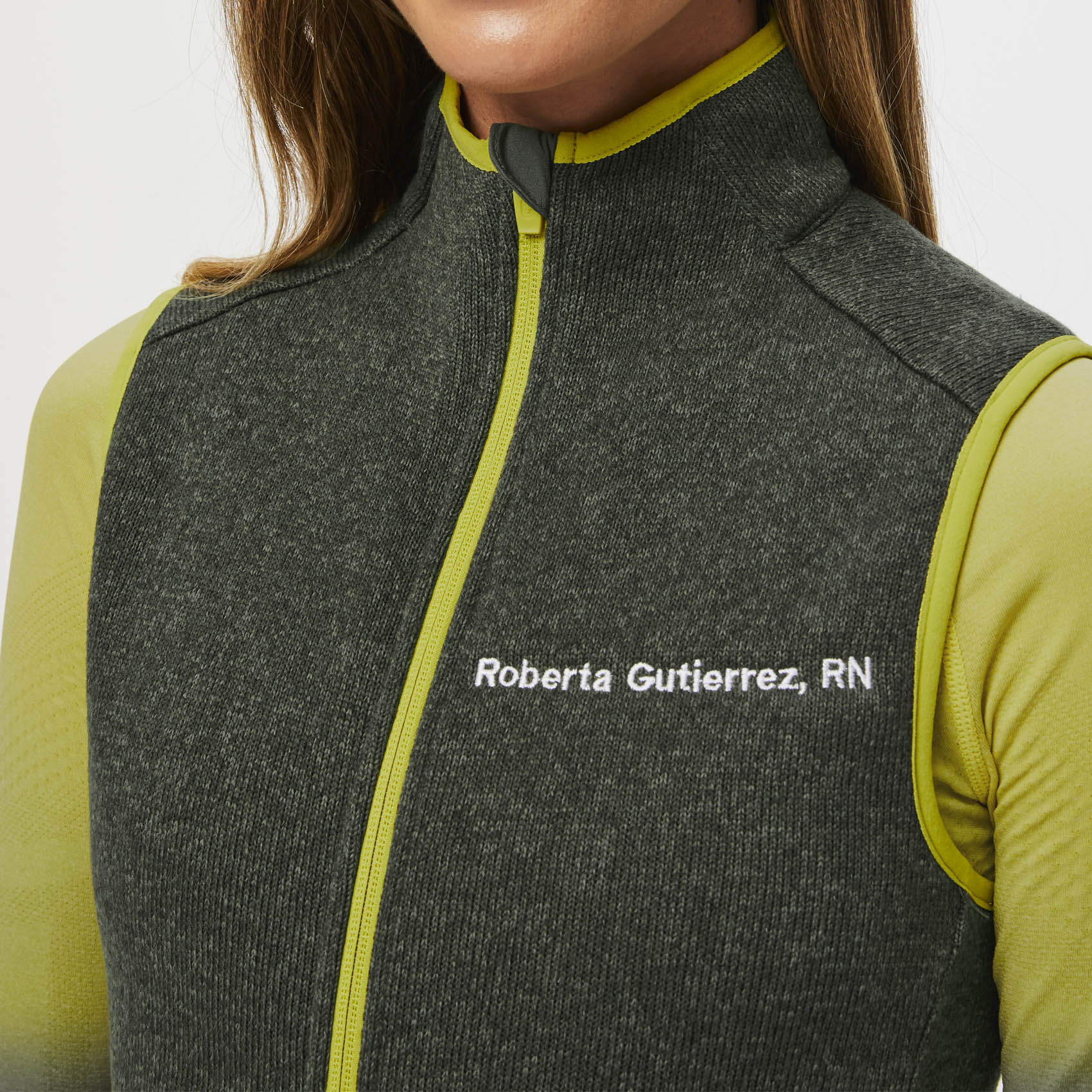 https://cdn.shopify.com/s/files/1/0139/8942/files/Q1_2023_03_HEATHERED-MOSS_SWEATERKNIT-VEST_W_MADI_53815.jpg?v=1682634943
