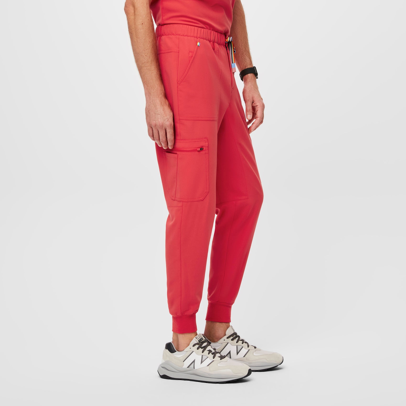 https://cdn.shopify.com/s/files/1/0139/8942/files/Q1_2023_03_HIBISCUS_TAIRO_U_MATHIEU_59197_d327cde8-b81c-4e7f-8473-a3a6fc0dc03d.jpg?v=1684869593