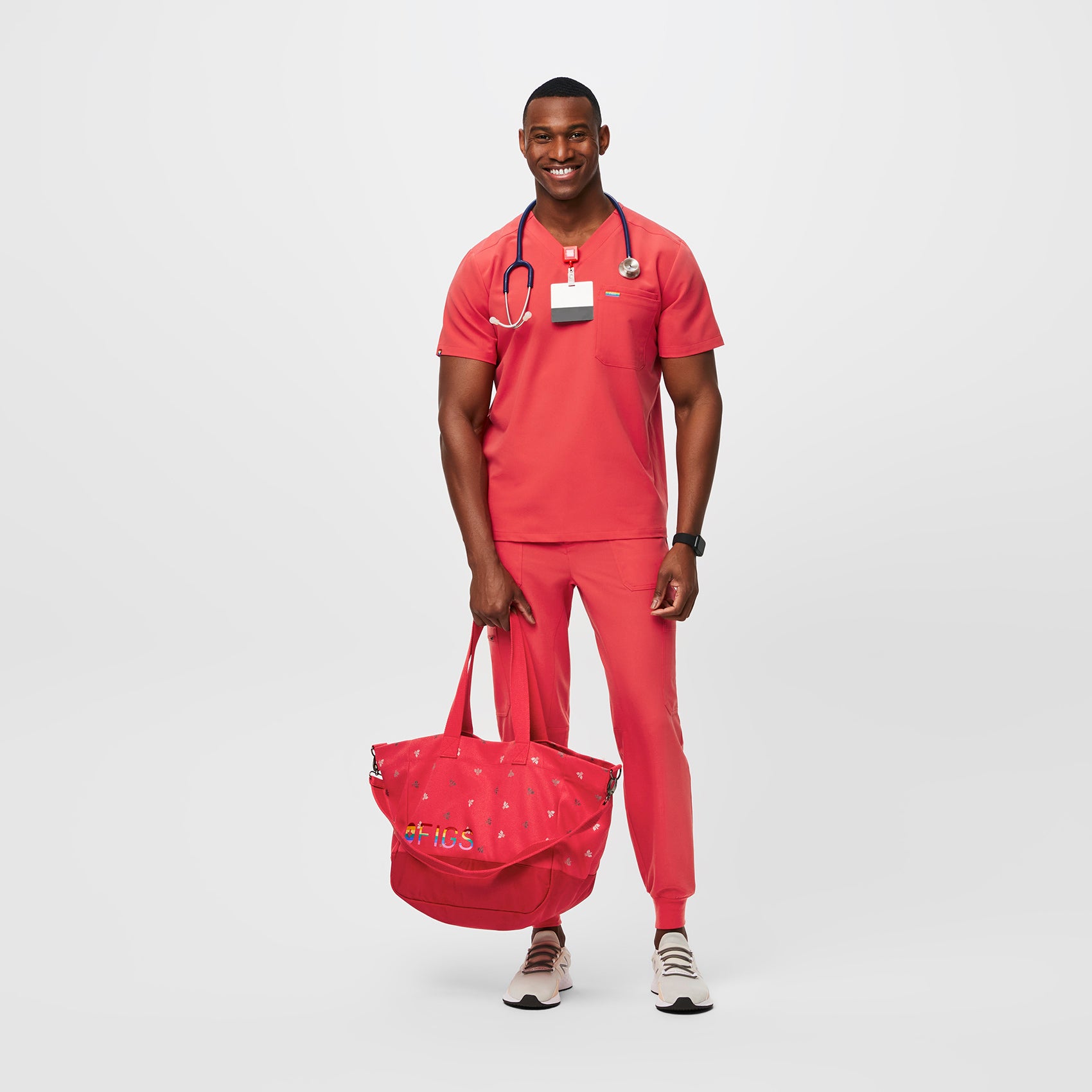 https://cdn.shopify.com/s/files/1/0139/8942/files/Q1_2023_03_HIBISCUS_TOTE_U_TERRANCE_58397.jpg?v=1684874840