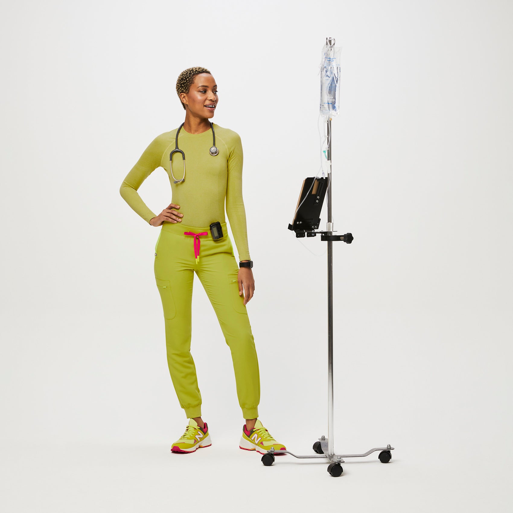 https://cdn.shopify.com/s/files/1/0139/8942/files/Q1_2023_03_LIMEADE_MUOY-PANT_W_DEJA_66498.jpg?v=1682458205