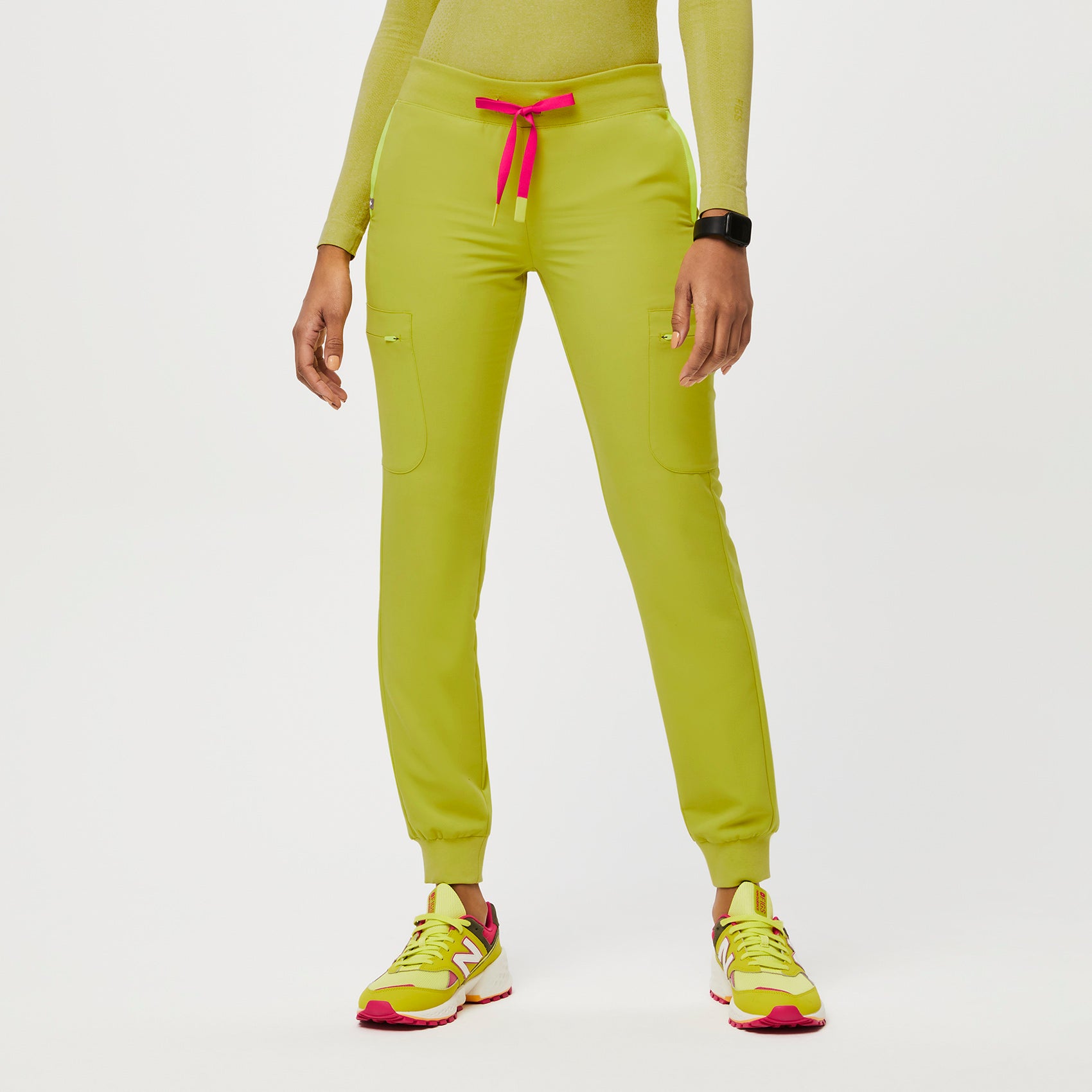 Pantalón deportivo de uniforme médico Muoy para mujer · FIGS