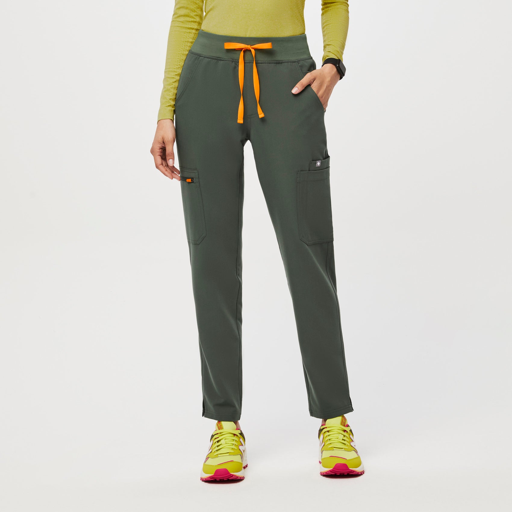 Women’s High Waisted Yola Skinny Scrub Pants™ · FIGS