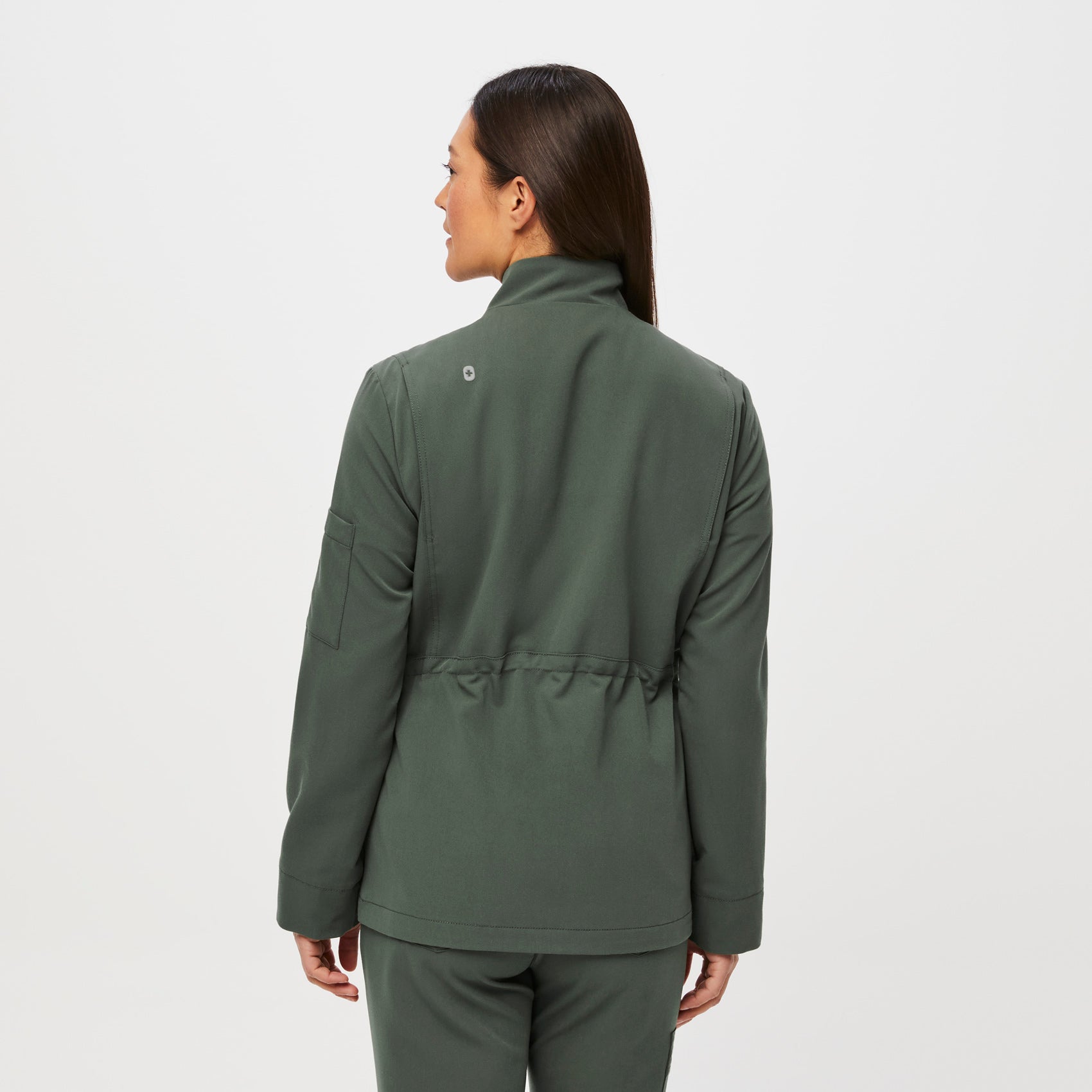 https://cdn.shopify.com/s/files/1/0139/8942/files/Q1_2023_03_MOSS_WALKER-JACKET_W_EMI_56861.jpg?v=1682692319