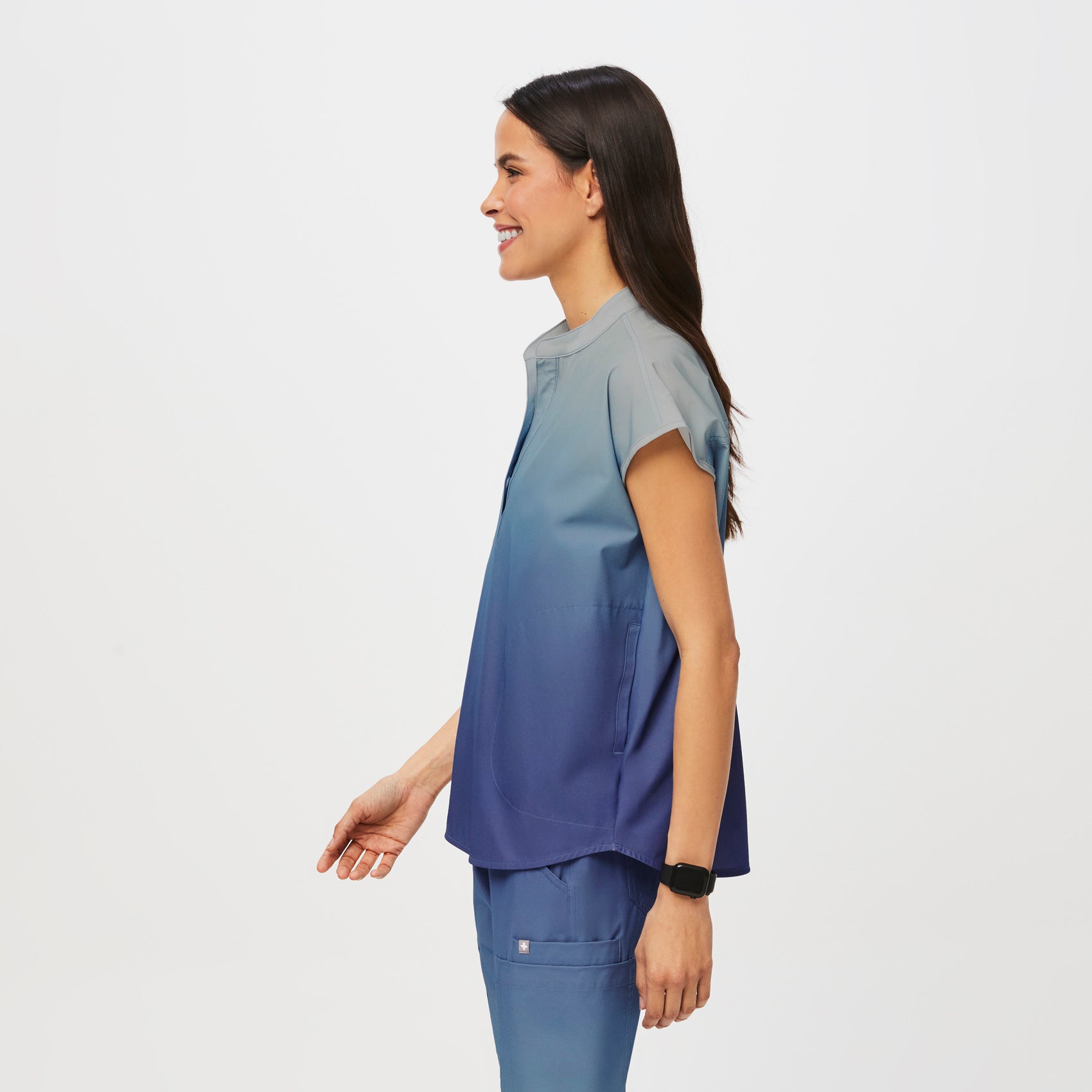 https://cdn.shopify.com/s/files/1/0139/8942/files/Q1_2023_03_OCEAN-MIST-OMBRE_FREEX-RAFAELA_W_EMILY_52622.jpg?v=1683572247