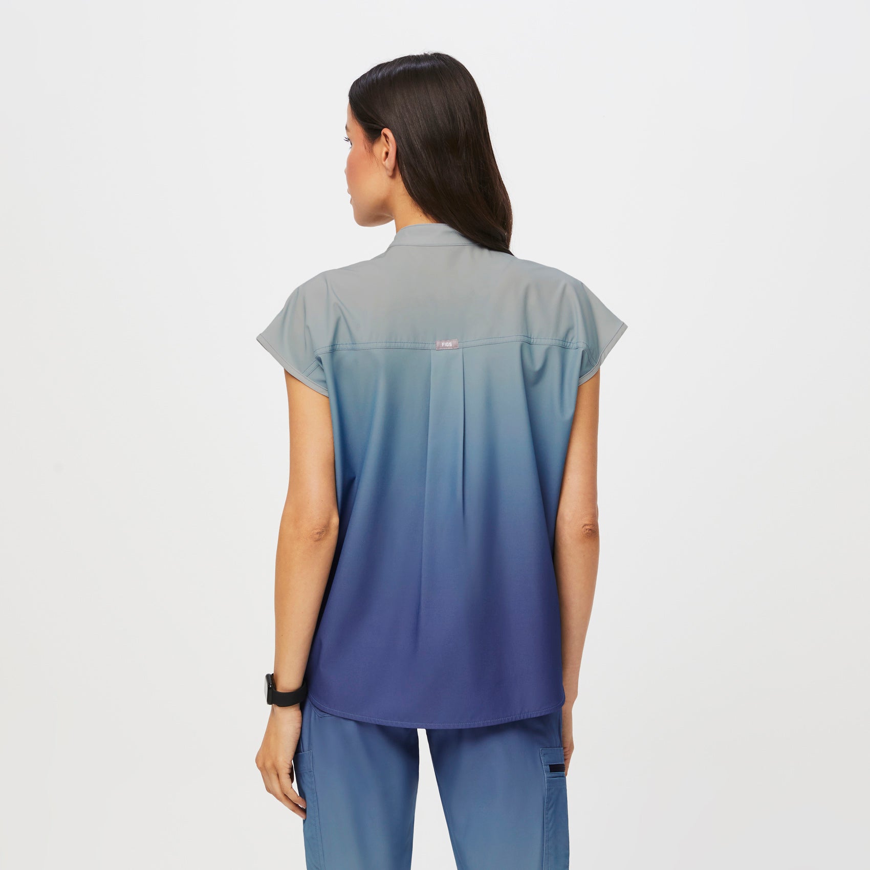 https://cdn.shopify.com/s/files/1/0139/8942/files/Q1_2023_03_OCEAN-MIST-OMBRE_FREEX-RAFAELA_W_EMILY_52626.jpg?v=1683572246